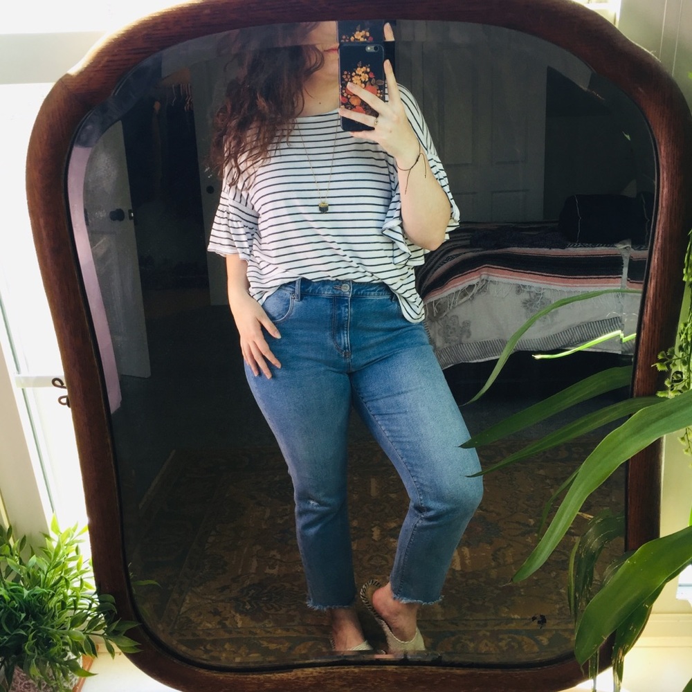 • Loft Mid Rise Light Wash Raw Hem Jeans•